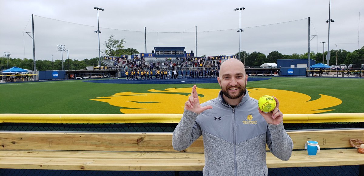 coachsteveflow's tweet image. Love watching @Lion_Softball hit a walkoff homer to advance @NCAADII Regional Championships #BestInClass #SeeYouAtTheGame #PitchCount #BlastIntoTheBerm