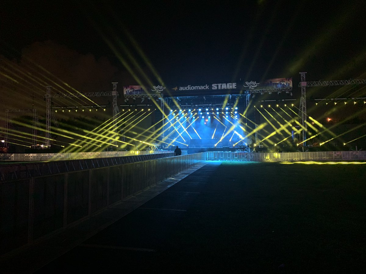 Spoonbeach's tweet image. Show time! #rollingloud #cameradirector