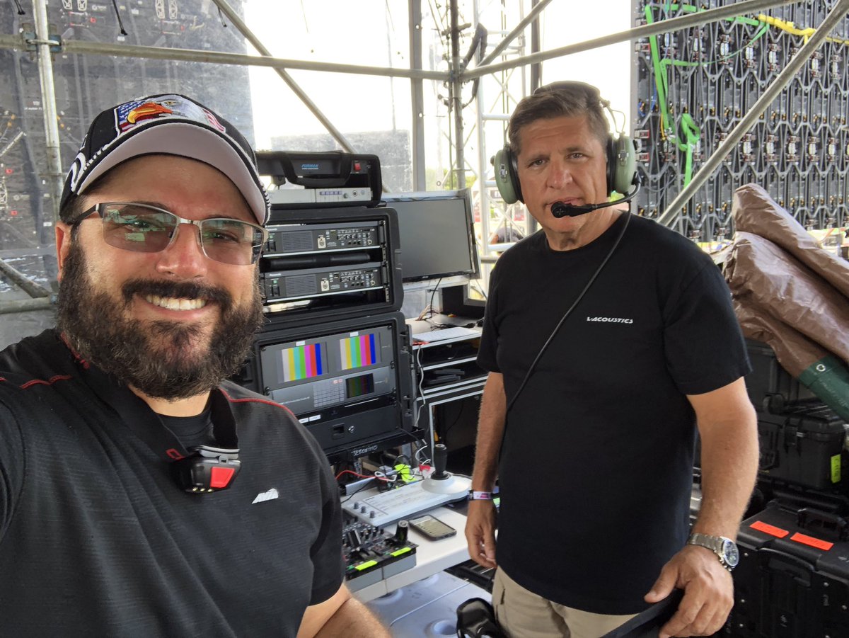 Spoonbeach's tweet image. Show time! #rollingloud #cameradirector