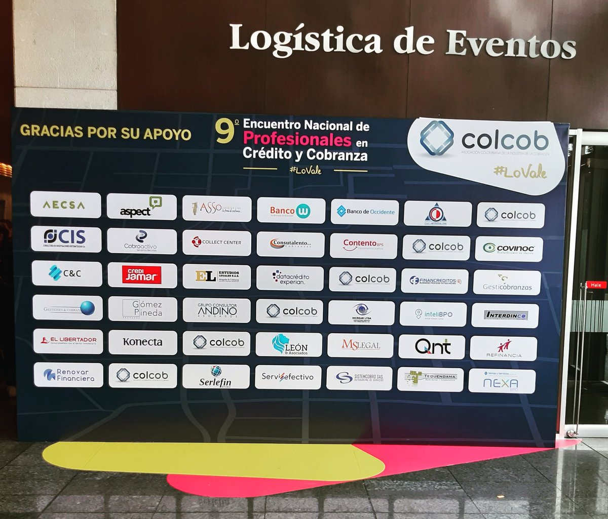 Cum_placiente's tweet photo. @Colcob_Colombia #lovale #colcob #aecsa por que somos una familia para servir, para ayudar y hacer valer el esfuerzo de la gente... no somos diferentes entidades.... somos un grupo que vamos dirigidos hacia la superación de servir!!! https://t.co/cT1bLb8fkc