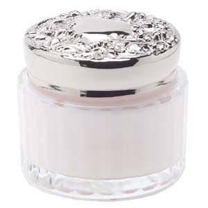 Last Minute Gift Ideas for Mom! Pamper her with luxurious skincare, body care and perfumes. Create an at-home spa experience for her delight. Who deserves it more? Hurry in! #softskin #natural #antiaging  #antioxidant #luxurious #glowing  @CarytownRVA - mailchi.mp/elementsbeauty…