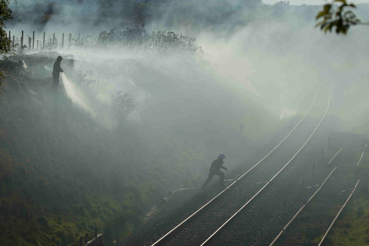 SteveTrewhella1's tweet photo. One of numerous fires on the nature reserve on Stoborough heath Furzebrook today , as always , right next to the silly railway line that started back up a few years ago #Furzebrook #Stoborough #Wareham #Heathfire #Dorset #Heaths #DorsetFire https://t.co/tQjiAGeGJd