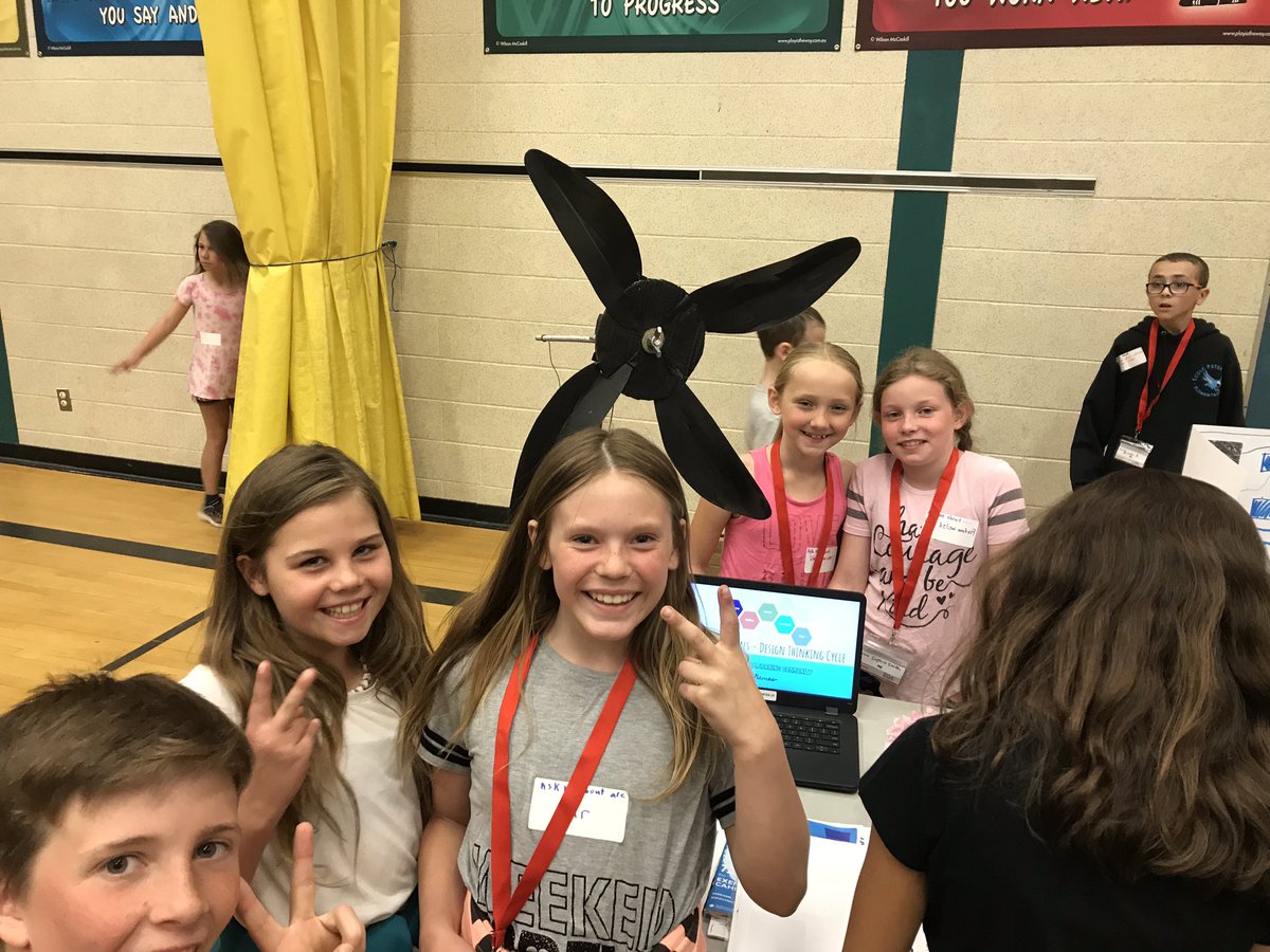 minkus_james's tweet photo. Ecole Peter Greer held our own Expo of Awesome today. #designthinking #showcaseoflearning https://t.co/ibv9wnMRvs