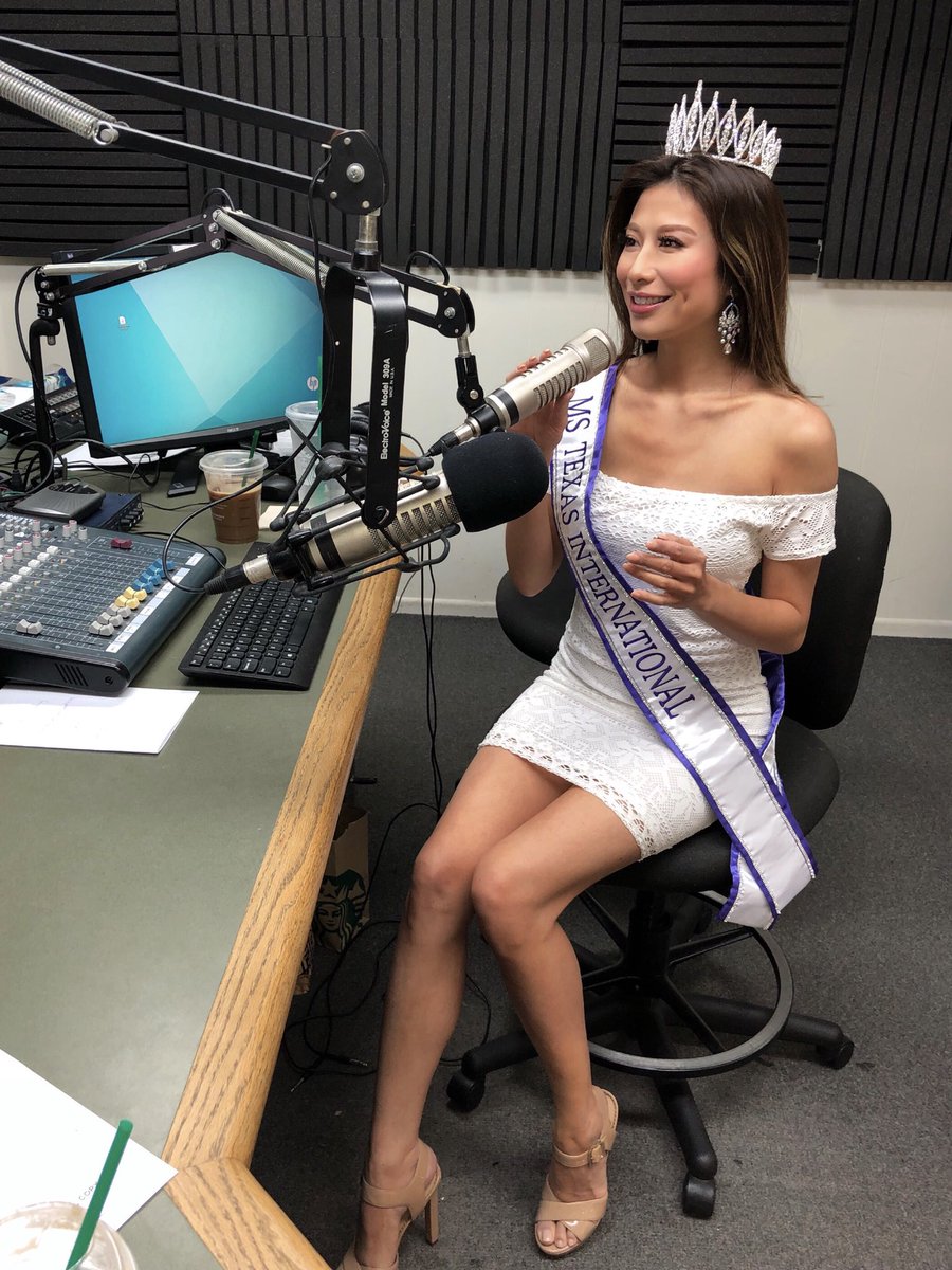 TheLeaCaprice's tweet photo. I had a wonderful time on WWBA radio today talking about my philanthropic work and the importance of preventing child abuse throughout our communities. 💙 #childabuse #preventchildabuse #wwba #wwbaradio #amradio https://t.co/YZ0urA2PGr