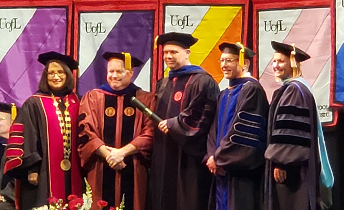 UofL_EdLead's tweet photo. Dr. Robb Smith
Congratulations!
@NKCESKids1st https://t.co/ozZZmqEu55