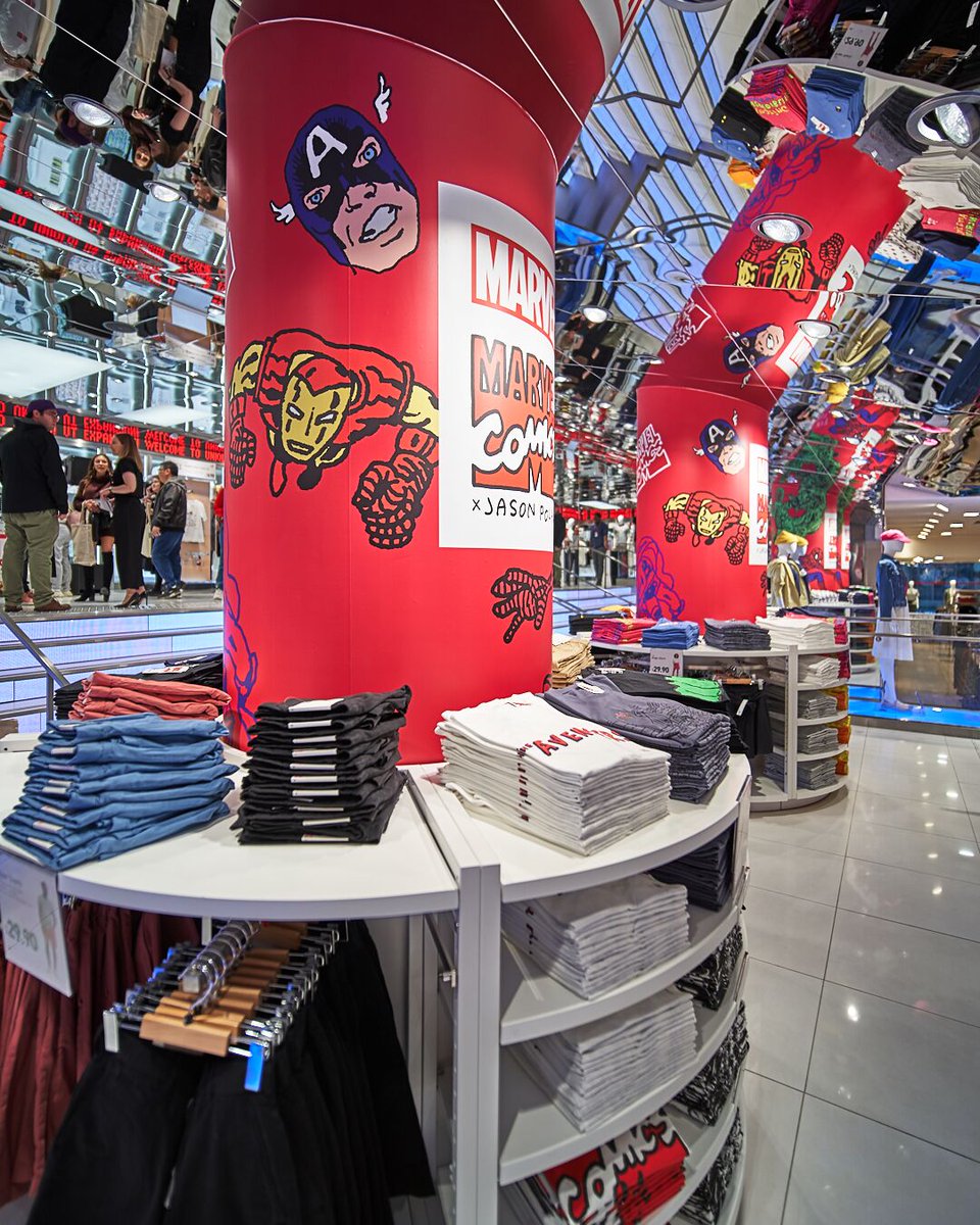 blogTO's tweet image. .@UNIQLOcanada unveiled its brand new UT Expansion! Now open at the @CFtoeatonCentre! #uniqloUT #WearYourWorld #Sponsored