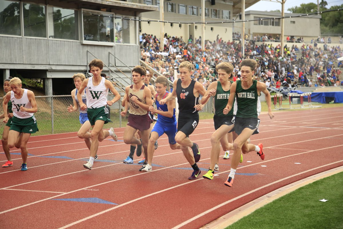 EaTm_'s tweet photo. North Hall Soph Andrew Jones hits a 3s PR running 4:26 for 5th in 3A State! https://t.co/GaoMw4WVwH