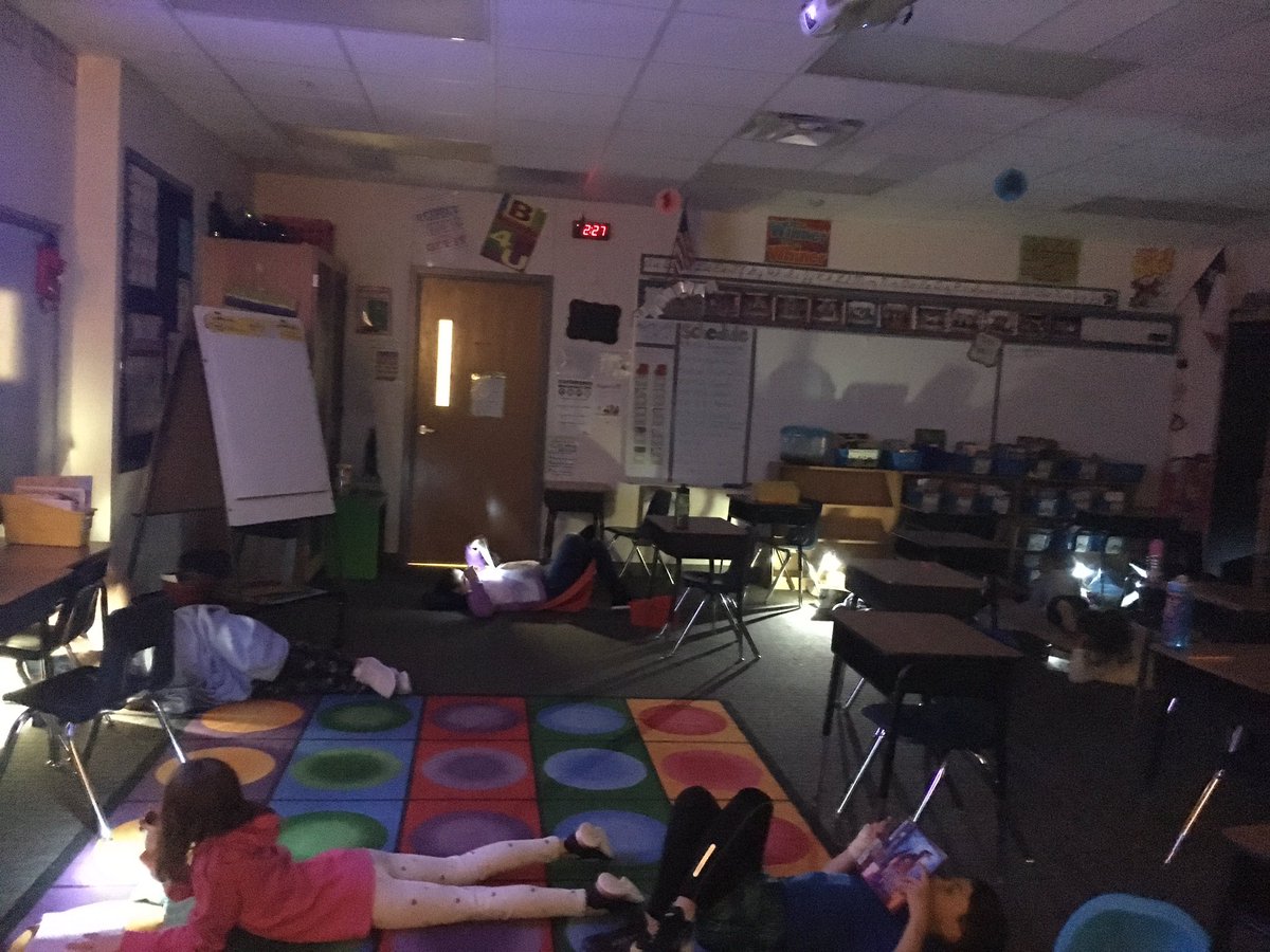 Flashlight Friday was a huge hit!! My kids love reading in the dark. #lovewhereyoulearn  #hartelementary #flashlightfriday