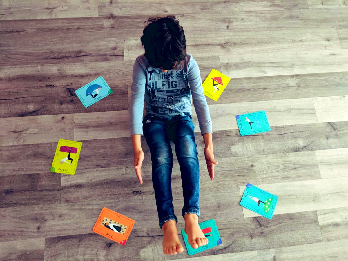 mindful_mssmith's tweet photo. Today KF-1 had the privilege of going to @OnceUponaMat. We took part in our first session focusing on cooperative yoga games &amp; breathing activities through song,dance,storytelling&amp;movement followed by a 10 minute relaxation! Blankets, pillows &amp; Barries family members helped 😉😴 https://t.co/StRx1FEphX