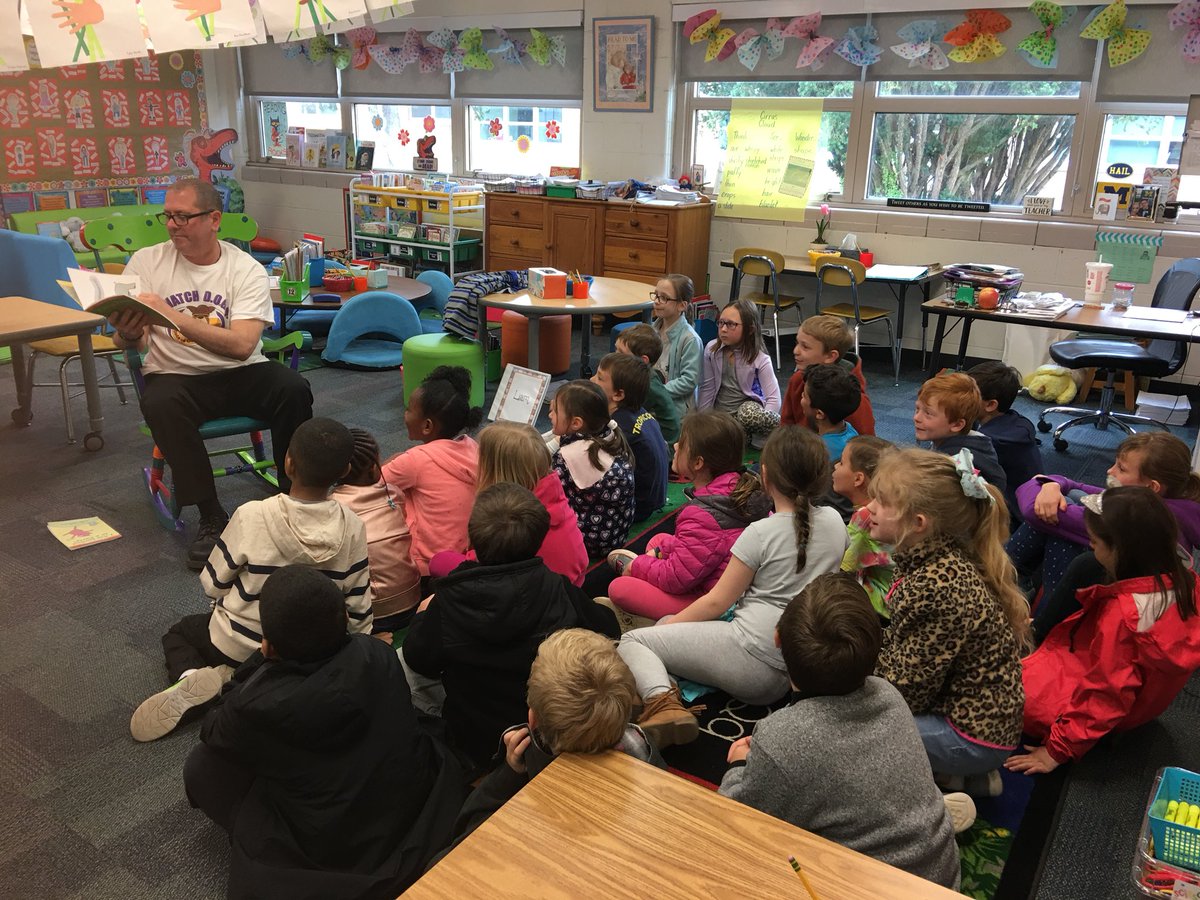 Filipsclass's tweet photo. Thank You to Mr. Berent a former parent for spending some time back in First Grade today as a Watch Dog ! @Jyouanes_ADDAMS #addamslearners https://t.co/JSaTgKub34
