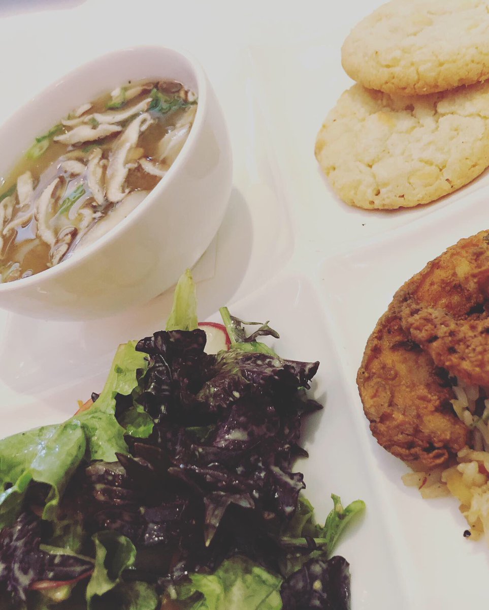 larryhygh's tweet image. Great lunch today for Pasadena Restaurant Week! Fried Chicken! @pasadena_restaurant_week @royspasadena #pasadenarestaurantweek #pasadenachamber #pasadenachamberofcommerce