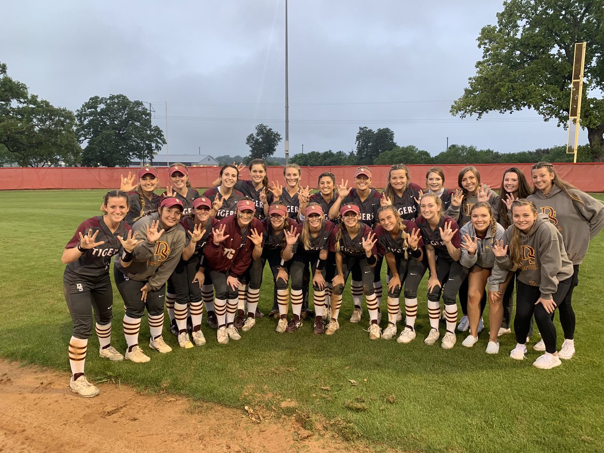 Tigers win 15-9! @izzyybermudez goes 4/5 🔥<a href="/CamilleCorona/">Camille Corona</a> 3/6 <a href="/macpierpoint/">mackenzie pierpoint</a> &amp; <a href="/Brooke_rum02/">Brooke2</a> both 2/4! 16 total team hits! <a href="/KyndallWomack/">Kyndall Womack</a> with the win on the mound! Crazy good game by this group! We are on to round 4! #28 #pact