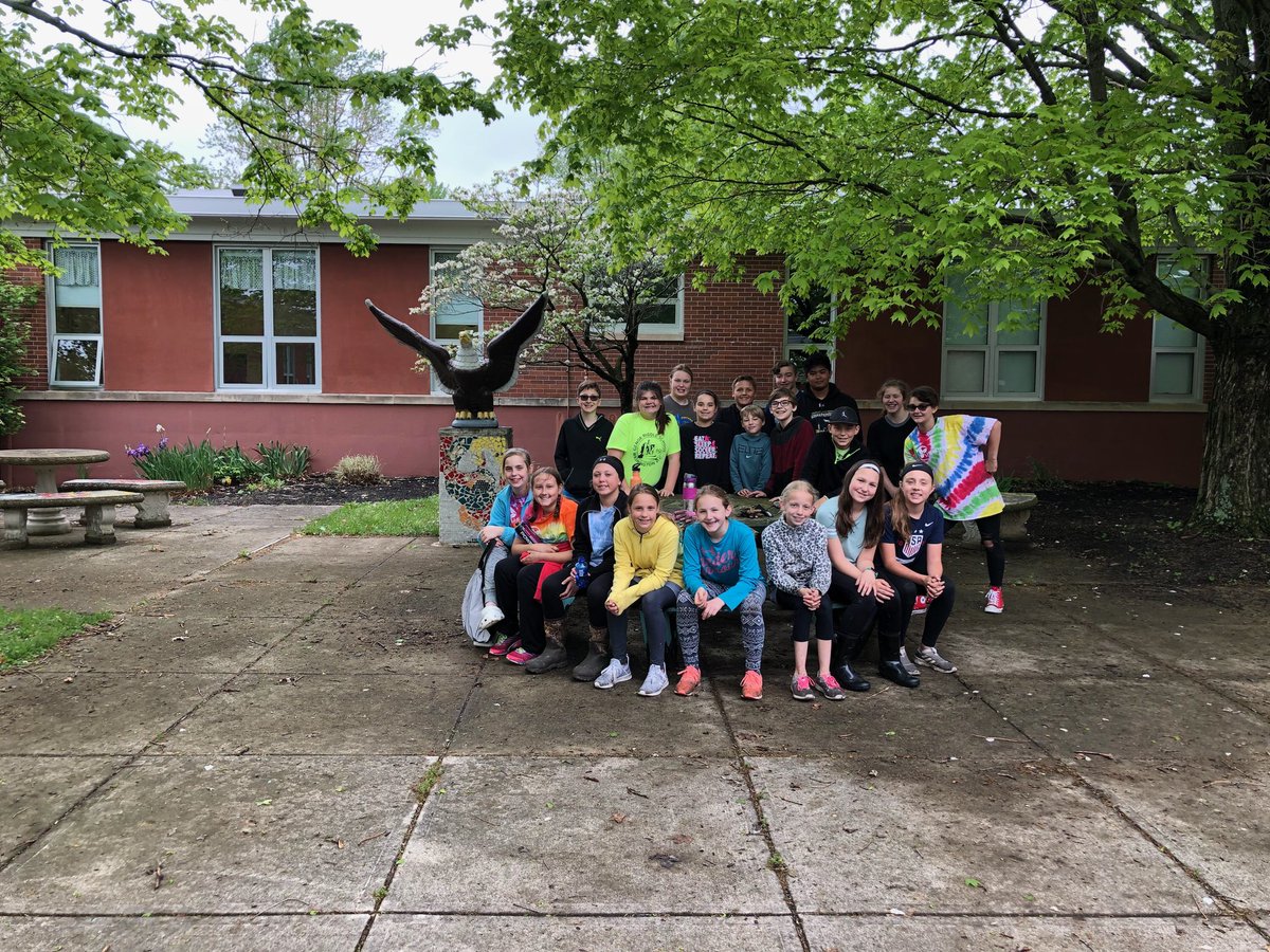 RLMiddleman's tweet photo. Big things come in tiny fifth grade StuCo packages!!! Phase 1 completed in our courtyard today for #AllysAlley @mjeveritt and I will complete Phase 2 before the end of the year... 🤫🤗 https://t.co/KkIVJsoIHI