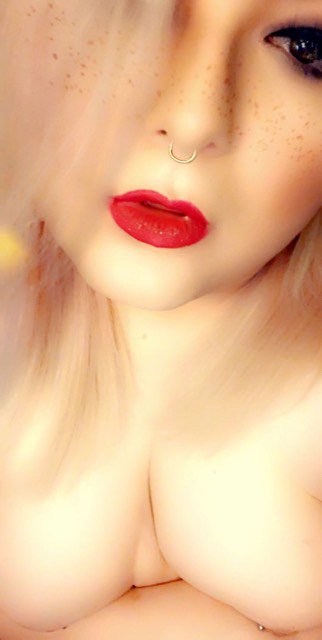 ✰β υ n✰ tweet media