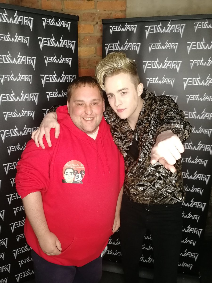 MagicIntheAir_'s tweet image. Always fun seeing @planetjedward @JepicHQ so good seeing you both after a very long time!!! Totally worth it though always good meeting awesome artists like yourselves and living the dream!! That's what life's about creating memories and creating awesome vibes!! 🍀🙌👍🎶