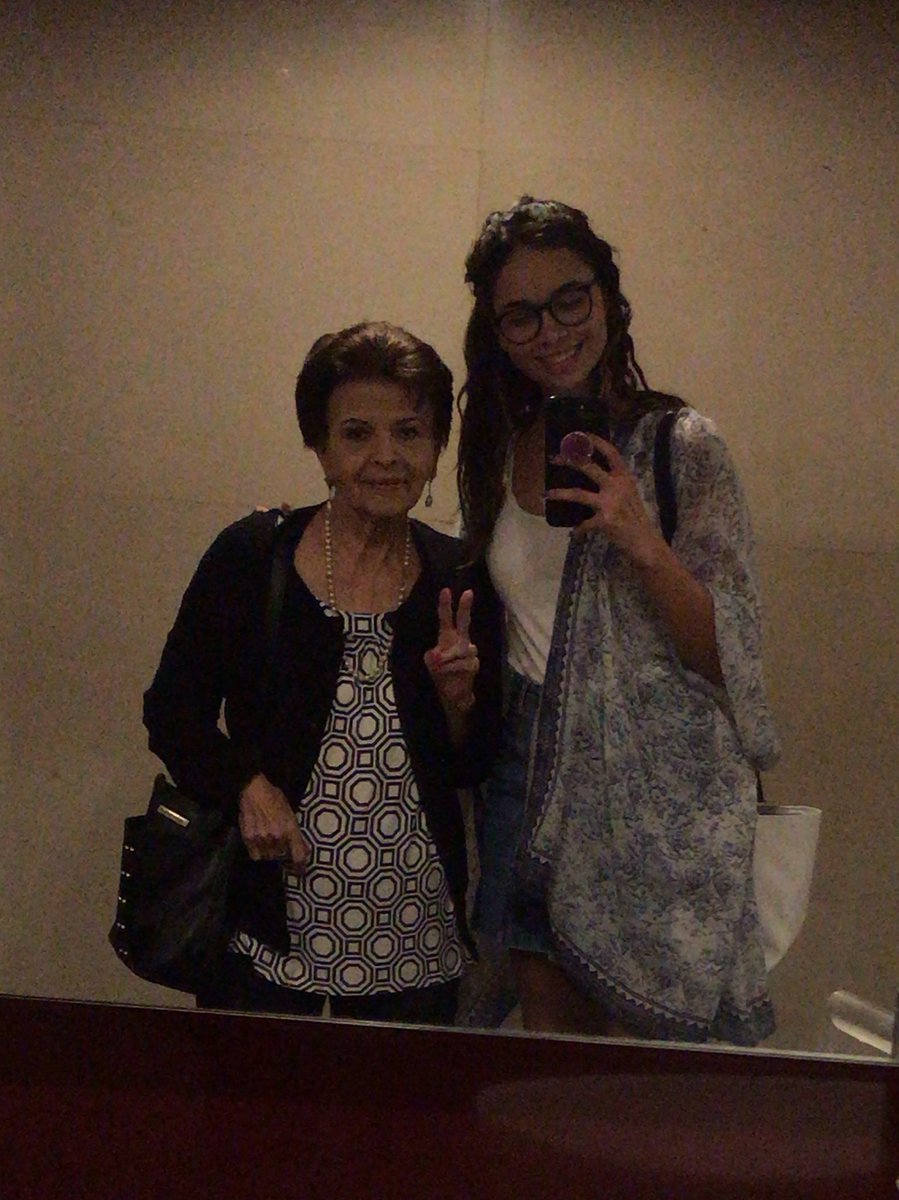 Pasamos un día de las madres compartiendo un gusto en común, el cine, #LongShot  reí y lloré sin control! 💯