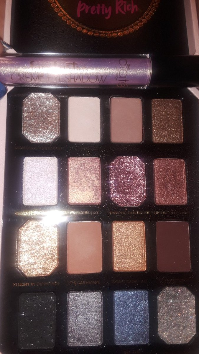 WickedlyDivin3's tweet photo. #beautyinfluencer #beautyblog 
Using some my @boxycharm  #boxywaves boxy items from this months may box. The @ciatelondon creme eyeshadow went great with the @TooFaced #prettyrichpalette
Love the @Aesthetica p12 brush used with #alamar blush trio #alamarwaves #aestheticawaves https://t.co/Zc6gjirfp7