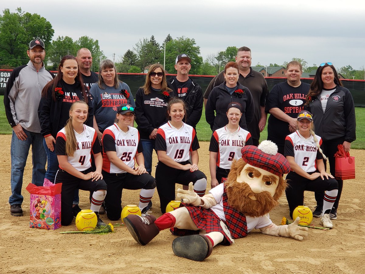 Seniors!!!!! 🔴⚫🔴⚫🔴⚫ @JackieBedel <a href="/OakHills_HS/">OHHS Highlanders</a> <a href="/OHLSD/">Oak Hills Schools</a> <a href="/WeAreOakHills/">Oak Hills AD</a>
