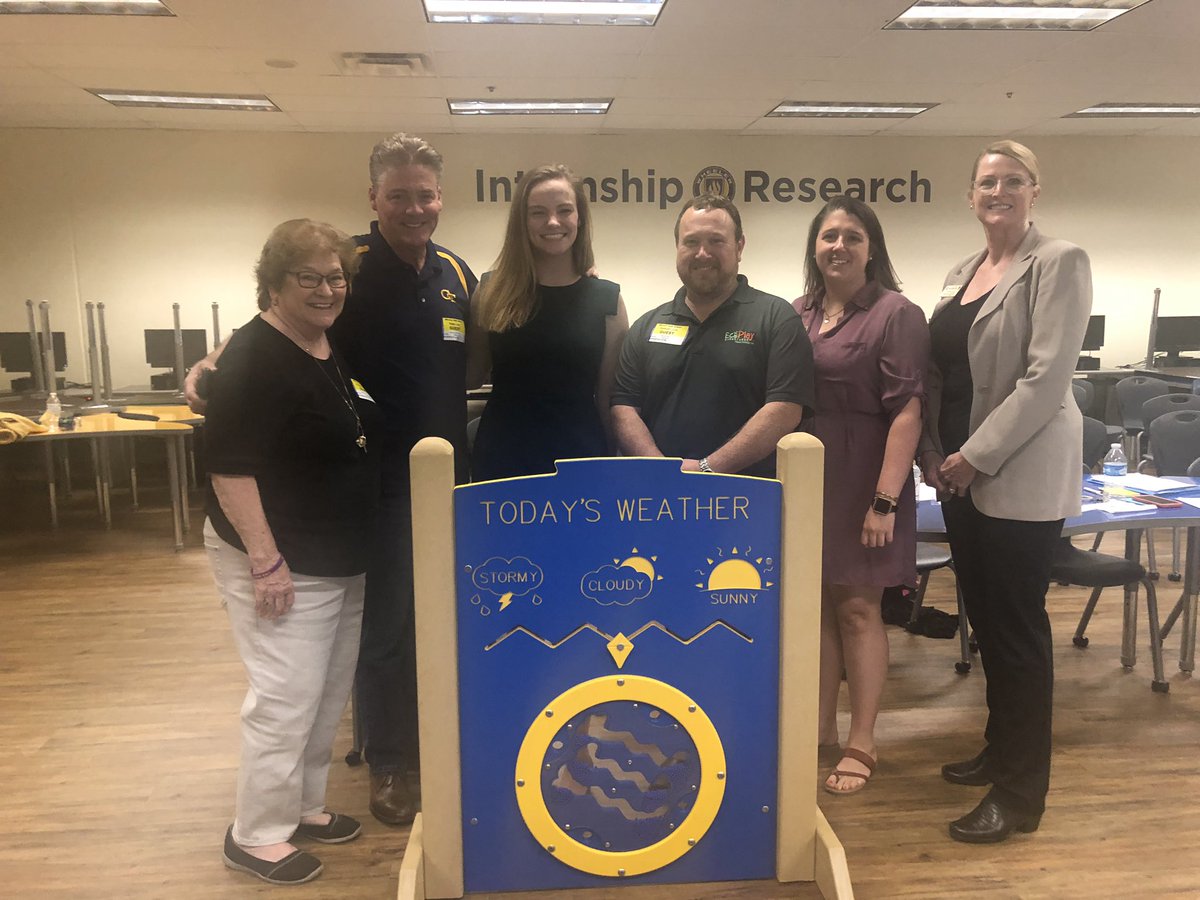 CobbPerLearning's tweet photo. Phenomenal Magnet Internship/Research Presentations with Mentor/Teacher/Parent support at Wheeler today! https://t.co/rTgUN2KmwK