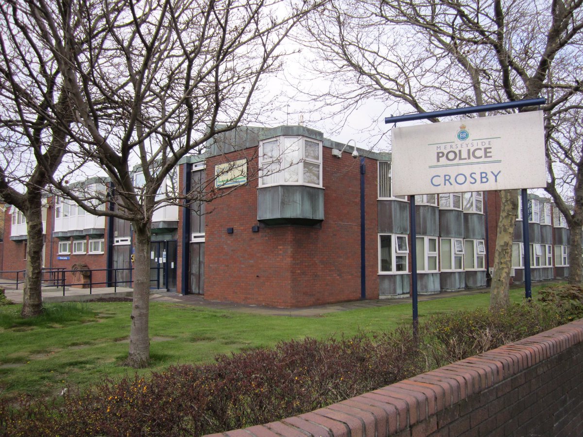 merpol_sc0944's tweet photo. I'm out tonight with Crosby Response on a 2200 - 0700 with a regular colleague - We're covering the Formby / Ainsdale area #SpecialContribution https://t.co/Ym8E7jSEqV