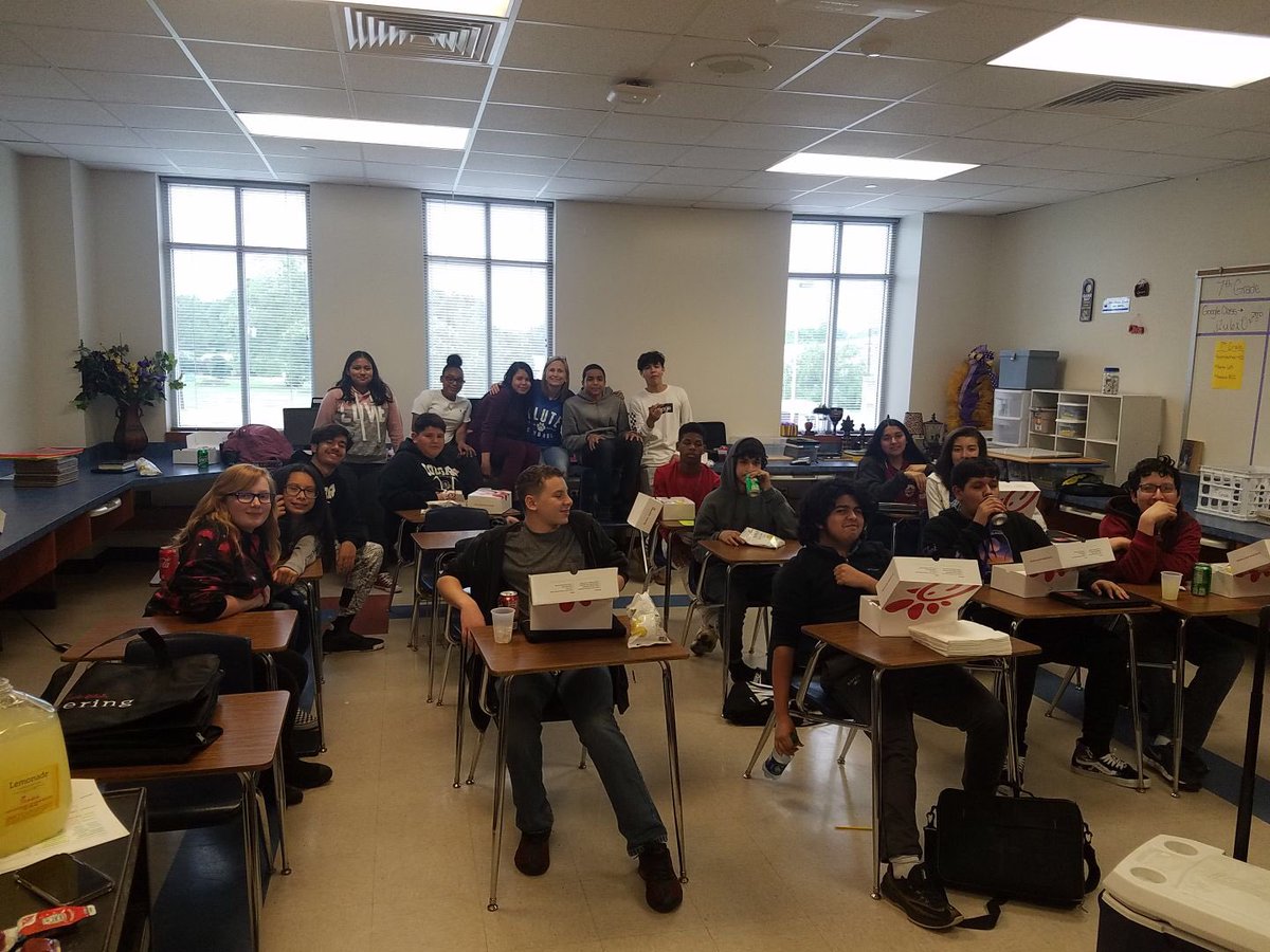RachelSeymour67's tweet photo. When you promise your BISD Classes (struggling math babies that have never passed a Math STAAR or struggle to pass) Chikfila if they pass... 34 meals bought and enjoyed today! So worth the $$💙💙💙#CIScougars #BISDPride #luvmybabies #soproud https://t.co/iUTvrQyUR1