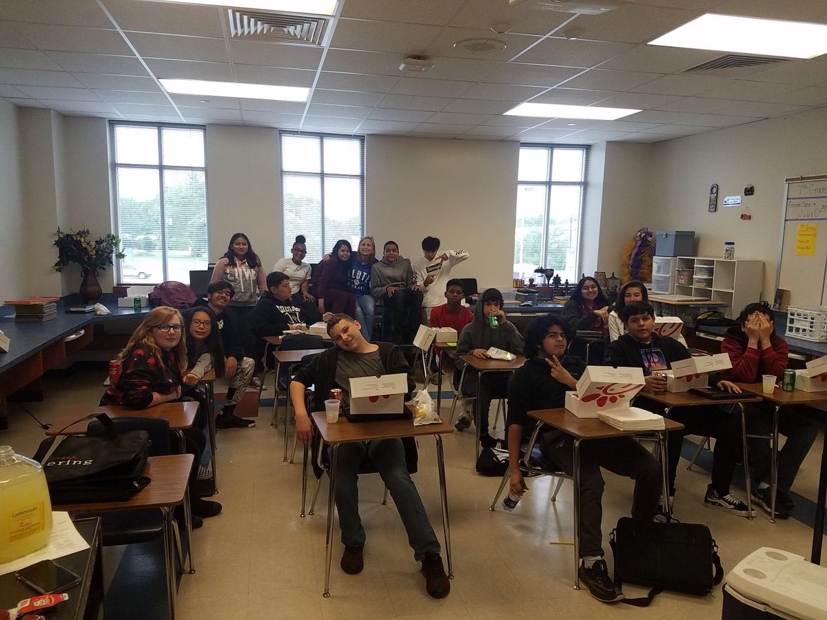 RachelSeymour67's tweet photo. When you promise your BISD Classes (struggling math babies that have never passed a Math STAAR or struggle to pass) Chikfila if they pass... 34 meals bought and enjoyed today! So worth the $$💙💙💙#CIScougars #BISDPride #luvmybabies #soproud https://t.co/iUTvrQyUR1