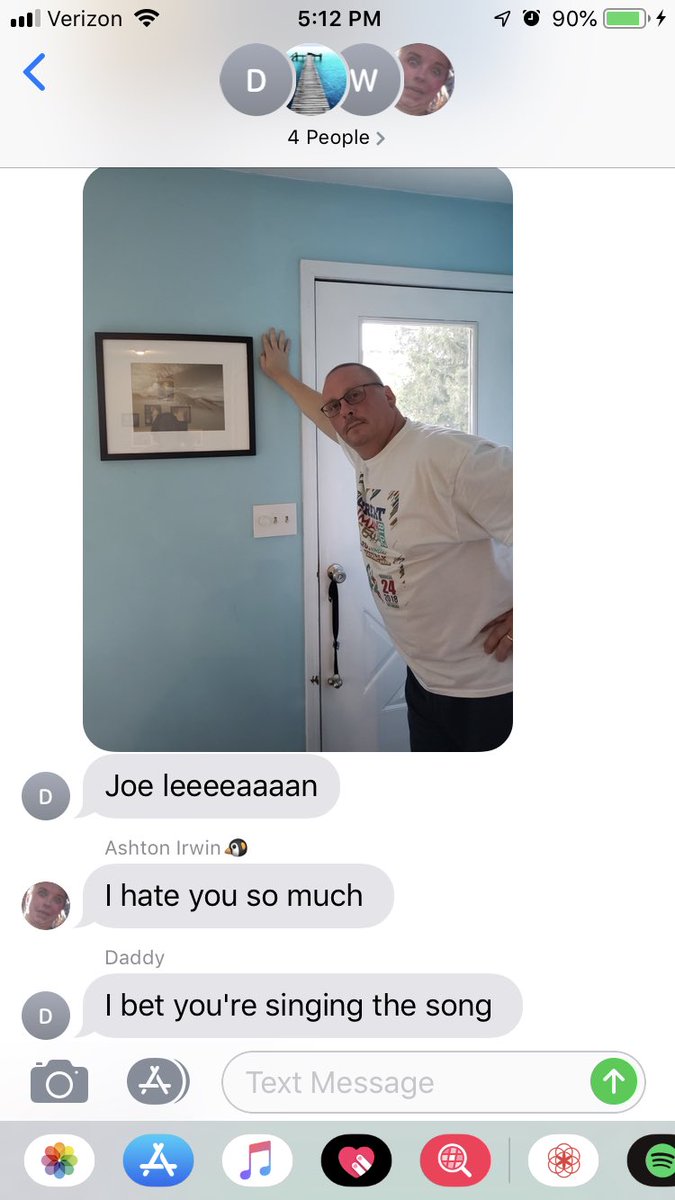 Kailey_28's tweet photo. This is my father lady’s and gentleman😂 and yes his name is joe and yes his dad jokes are the best https://t.co/bufHiVR540