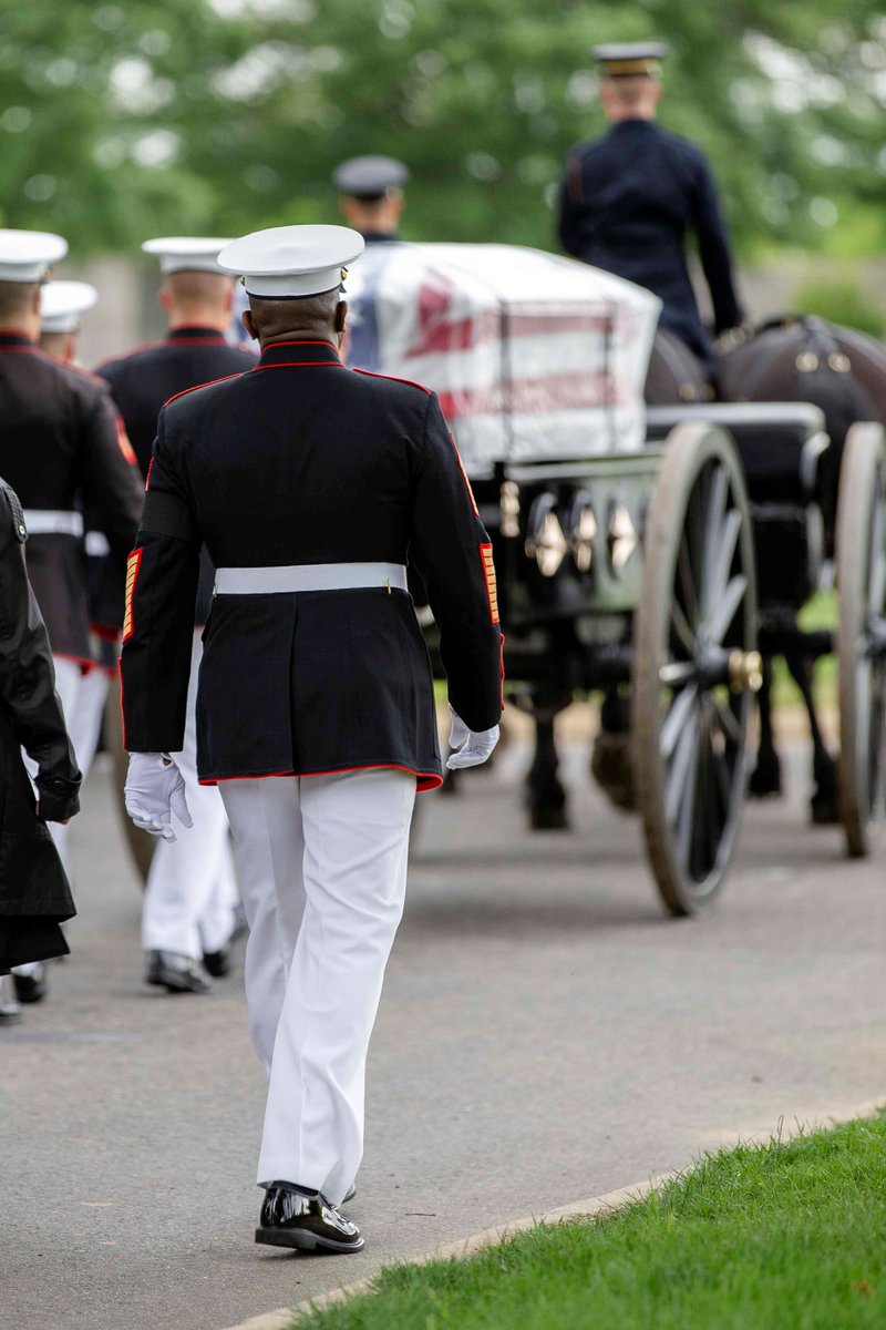 USMCSgtMaj's tweet photo. Today @18thSMMC attended the full honors funeral for Staff Sgt. Benjamin S. Hines aboard @ArlingtonNatl. Staff Sgt. Hines was killed in action on Monday, April 8, 2019 in Afghanistan, alongside two of his fellow Marines; Semper Fidelis Marines. https://t.co/NnjIeZUZ9D