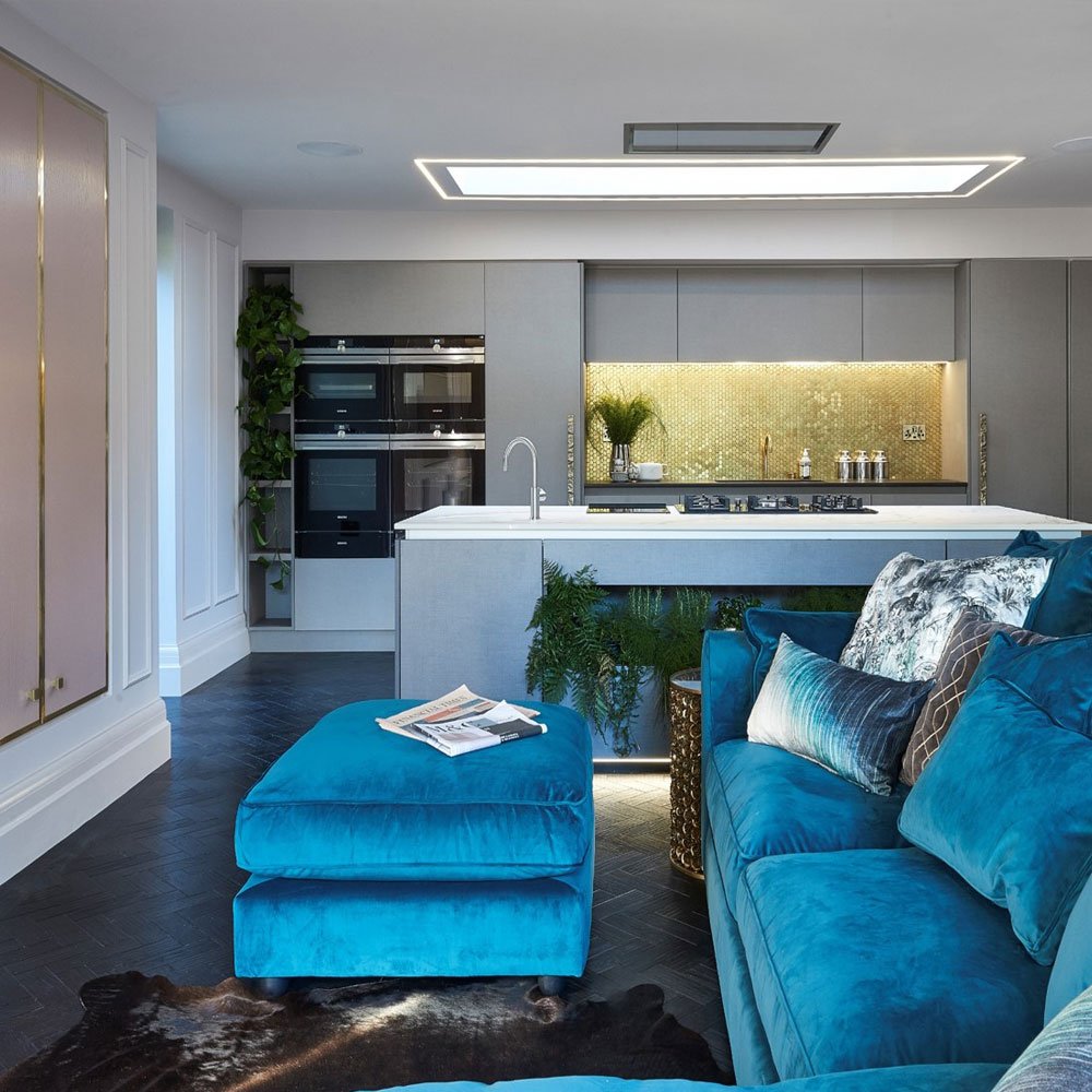 fmbuilders's tweet photo. Congratulations to @myprojectone; our winner in the kitchen project category at the FMB Cymru #MBAwards! This project was the subject of very high praise from the judges with one of the judges describing it as ‘as good as it gets’. https://t.co/3pppFJtpD1