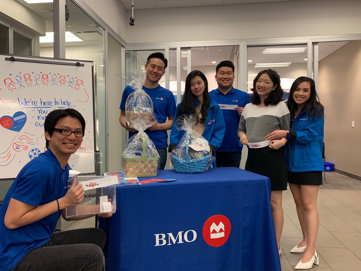 Hey moms, we’re your fan! Celebrating #customerappreciationday with a thank you basket. Enter to win 1 of 3 at <a href="/BMOCambieMarine/">BMOCambie&Marine</a>! #vancentreBMO #bestteaminbanking #happymothersday 👩🏻💘