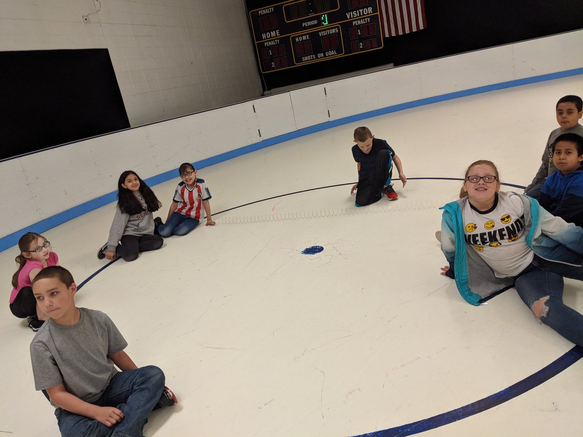 4thVivian's tweet photo. STEM and Skating fun! #authentictask @4thVivian @VivianESJeffco https://t.co/hfCCSHtU4d