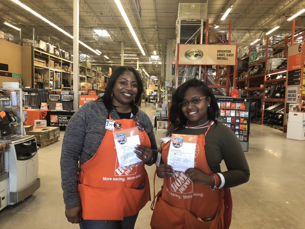 Thanks @LakishaFes2711 and Tasha for driving the engagement of your Cashier Team! <a href="/lcummings81/">Laymon Cummings</a> @SallyGansior <a href="/McFarrenGary/">Gary McFarren</a>