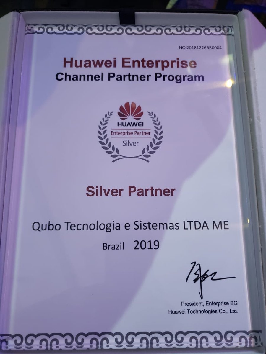 qubotec's tweet photo. Essa semana participamos do Huawei Enterprise Partner Advisor Board 2019. Uma reunião entre os principais parceiros para debater políticas de parceria, negócio e desenvolvimento de alianças no ecossistema da Huawei. Tivemos a alegria de receber a placa Silver Partner da Huawei! https://t.co/vb15Ks3VbE