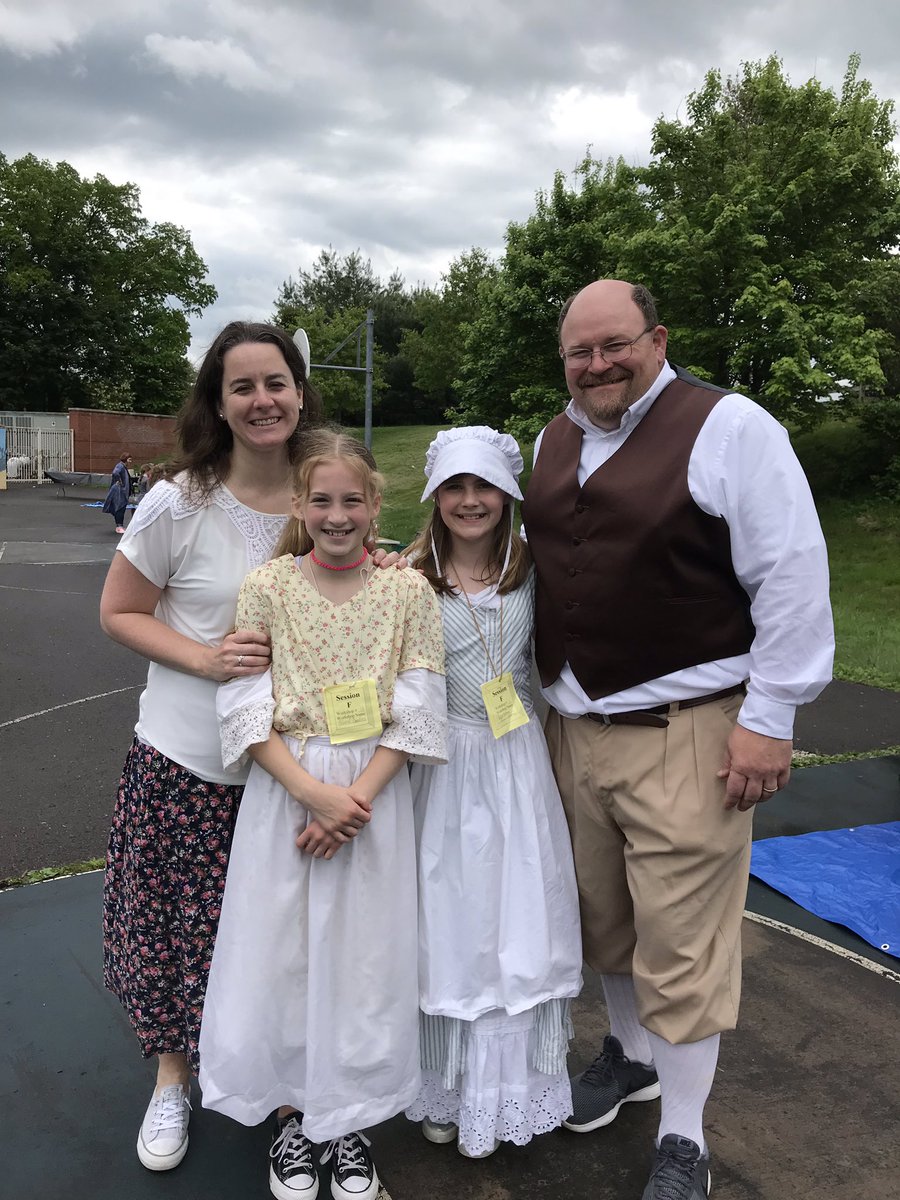 BLycoskyED's tweet photo. Colonial Fair #15 today &amp; my favorite- my daughter, a 5th grader, attended. Thanks @bpowers00 for allowing Samantha to experience this wonderful day- she loved it! Warmed my heart to share this experience with her. @JasonBasile6 @MrLycosky https://t.co/2TEe6Ew7yr