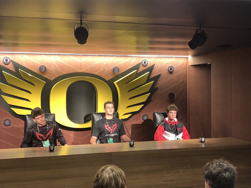 mvp7on7's tweet photo. Thank you @CoachArendsUO and @oregonfootball for showing MVP around the facility. Great experience for our young athletes. #Duck4Life #MVP #Motivation https://t.co/wXcIpdrcHY