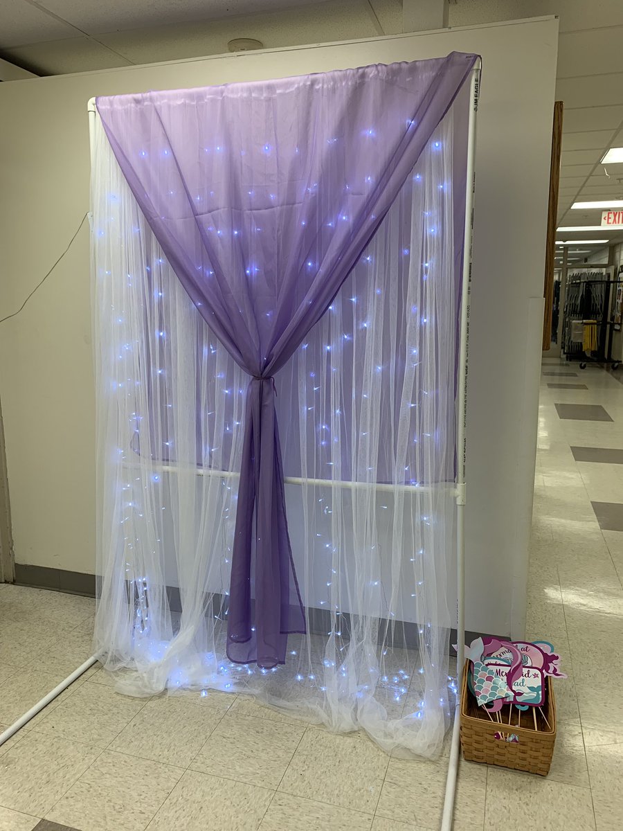 RicheyPrincipal's tweet photo. We are ready for the Princess Ball here at Richey! #RicheyProud #PrincessBall https://t.co/S0Xci2vRVg