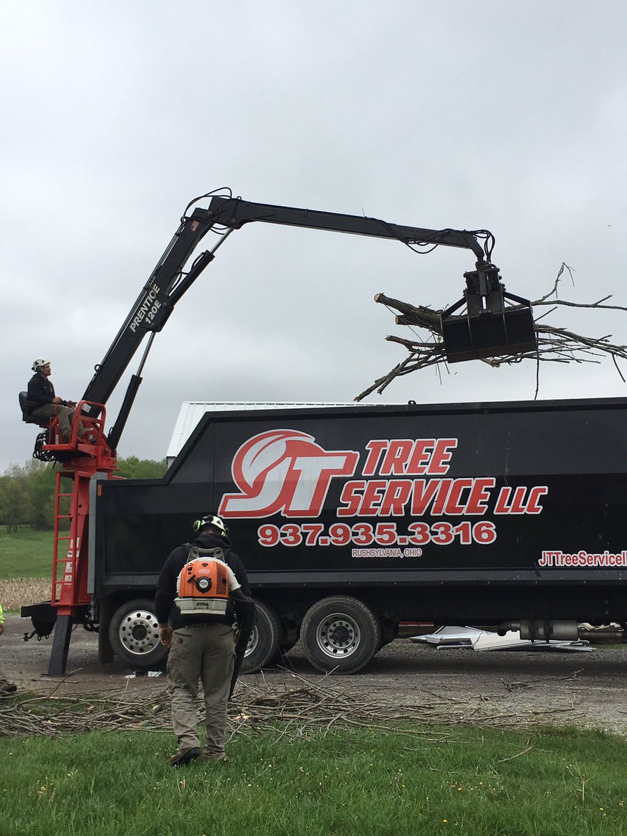 BenloganFFA's tweet photo. Big shout out to JT Tree Service for coming to do a demo today on a tree at the Benjamin Logan FFA Land Lab. Great exposure on a very cool process! https://t.co/SHnQWRLc2A