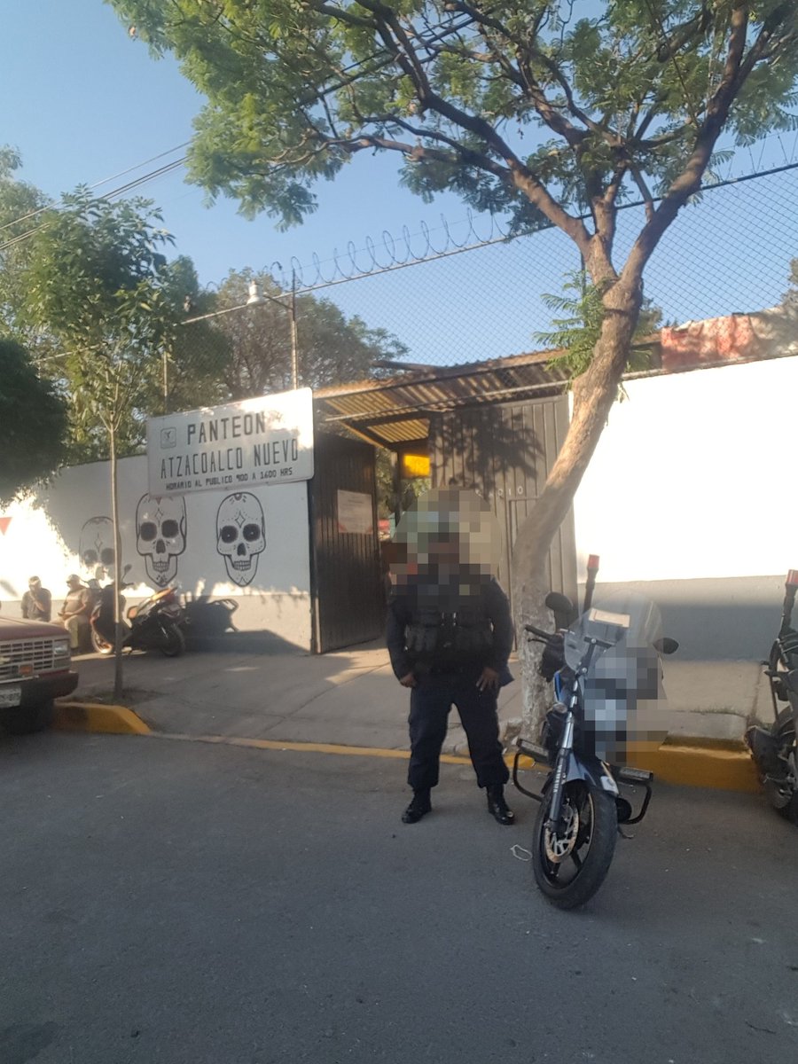 RedVecinalGAM's tweet photo. #JoséFranciscoVillagómezPulido
#redesvecinalesGAM
#DGSCYPCGAM
Dispositivo de seguridad en panteones de @TuAlcaldiaGAM. https://t.co/8jQqh6dlC6