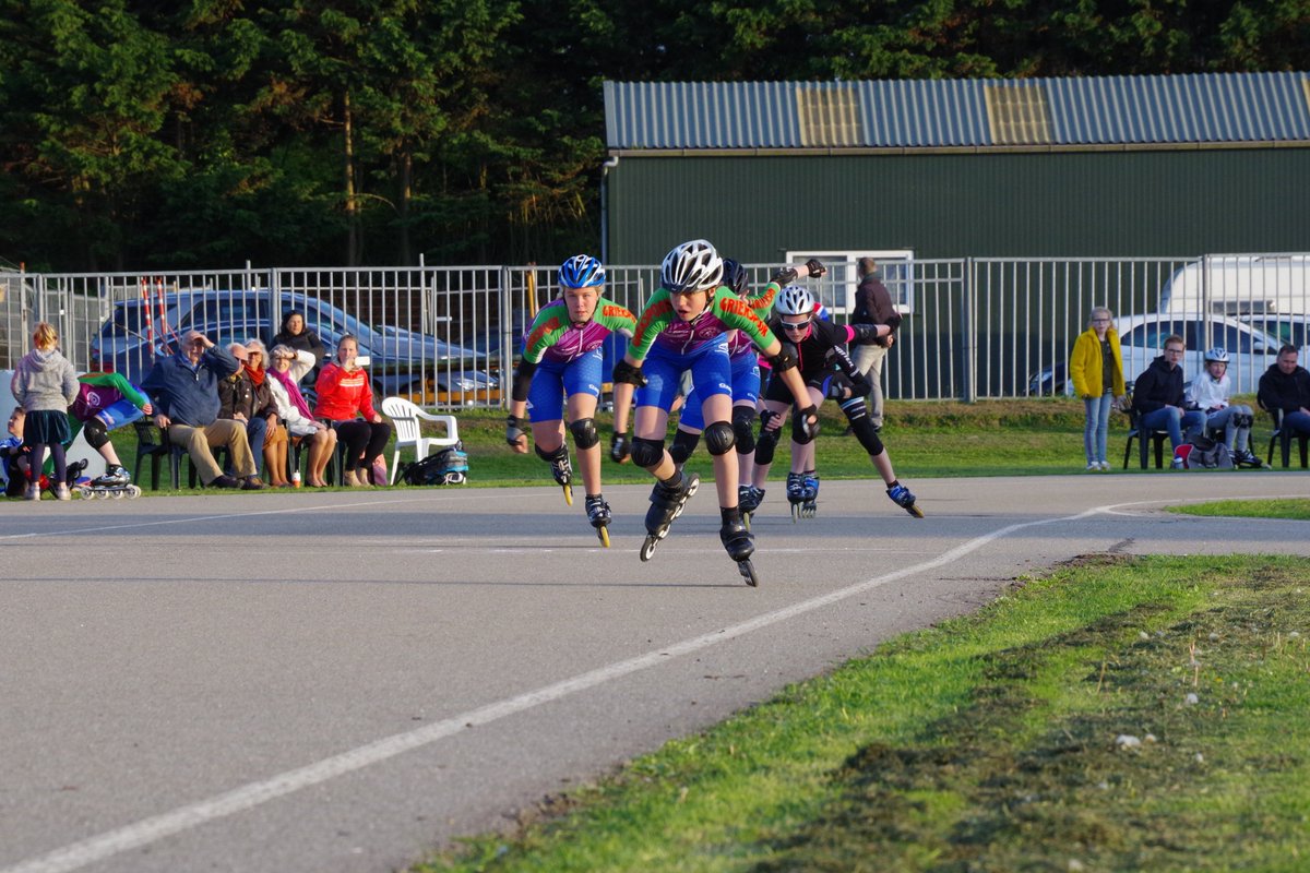 Vanavond is de Jan van der Hoorn inline skate jeugdcompetitie gestart op onze baan in #lisserbroek  71 kinderen uit de regio hebben deelgenomen.  #topavond  <a href="/JvdHoornSchaats/">Jan van der Hoorn</a> #haarlemmermeer <a href="/KNSB/">KNSB</a>