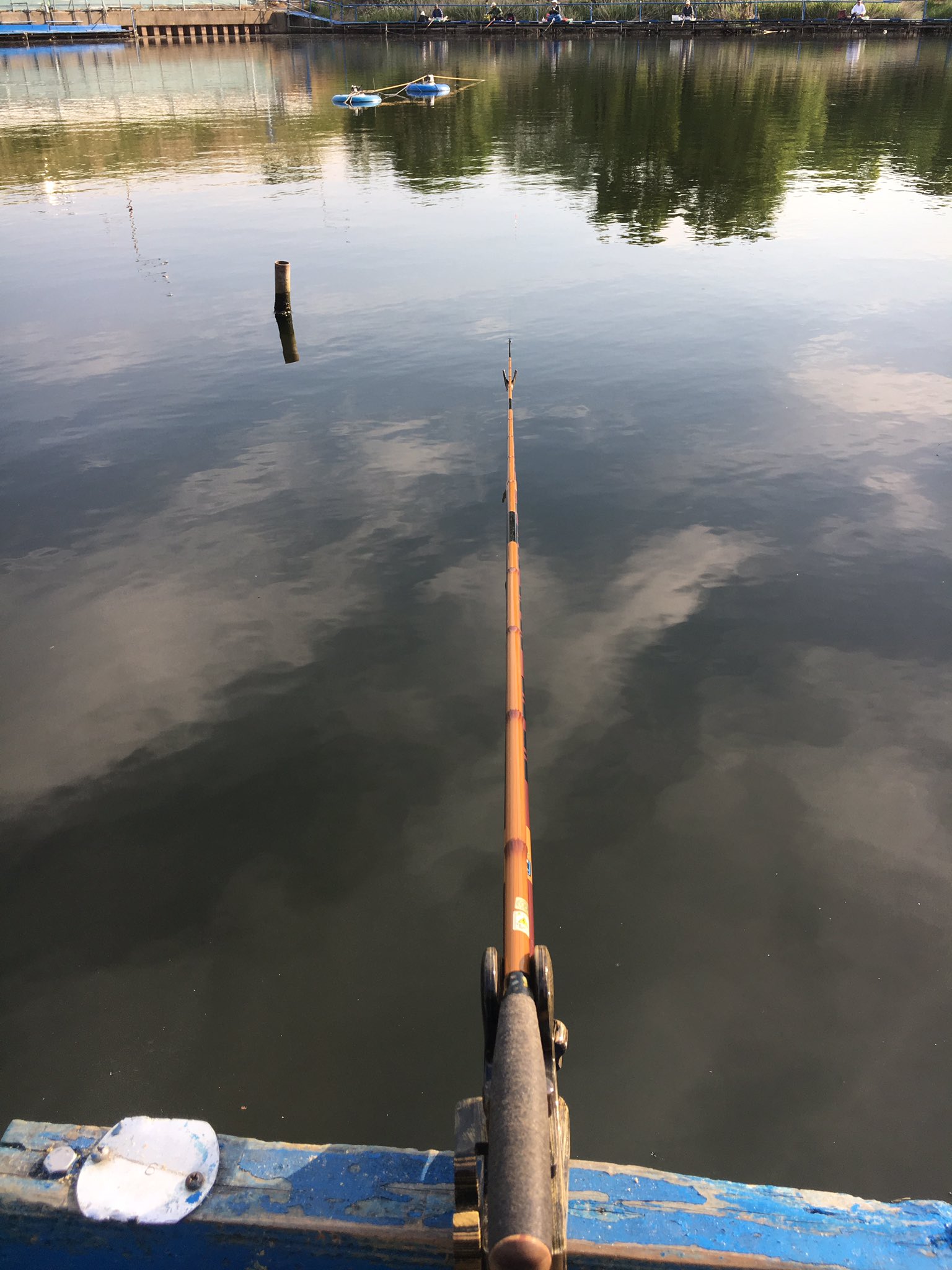 釣り工房 おはようございます 本日11日の中の淵の釣行 バランスドボンでの釣り開始中 いつもの通り全くの当たり無し なかなか中の淵は難しいね ヘラブナ釣り 中の淵 バランスドボン 釣り工房