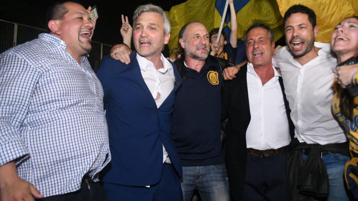 Se pelearon con MR y lo rifaron, basurearon al Paton que nos sacó campeón, pusieron a Ferrari, perdieron todo lo que jugaron. Ahóguense en la pileta pero no pueden por que hace 1 mes que no hay agua #Rompentodo