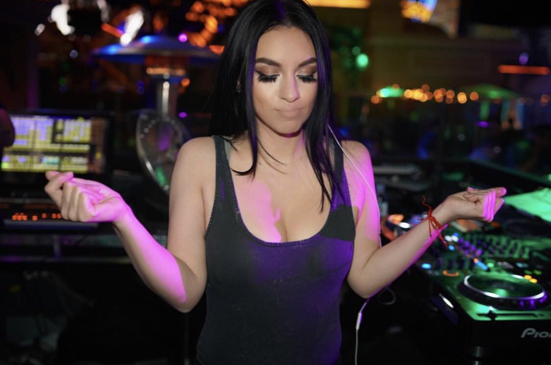 Weekend has arrived! The gorgeous @yoyolie_ spinning tonight. 🎶⚡️

Doors open at 9:30.

OPAL Nightclub
251 Castro St. 
Mountain View, CA