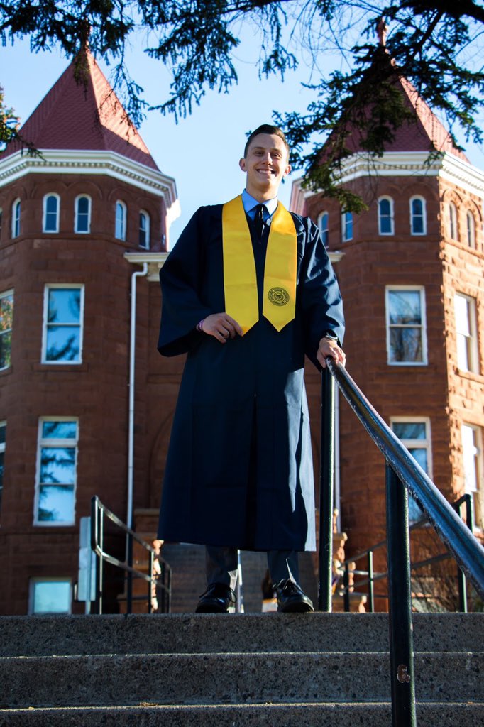 Rileyjo22's tweet image. #NAUgrad Congrats you did it live! Love Mom, Dad, Brady, and Riley❤️