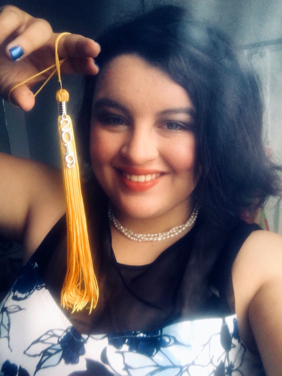 T_guttata's tweet photo. 🎓 https://t.co/9FwjhYTr6c