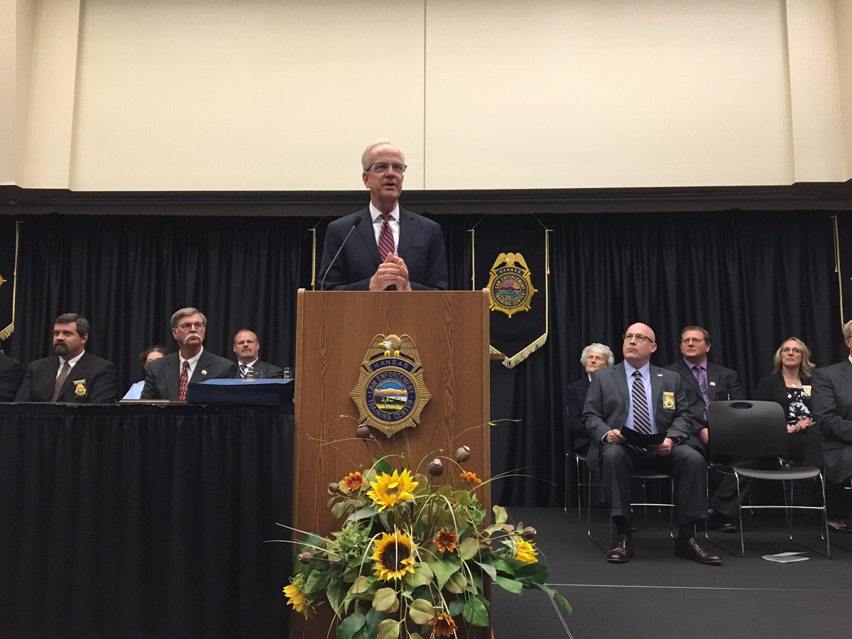 JerryMoran's tweet photo. Honored to address graduates of #KLETC who will work as law enforcement officers across our state. These brave men and women understand the important role they play in our Kansas communities, and I am confident their training at KLETC will lead to careers that make us all proud. https://t.co/mIjL2zyRvp