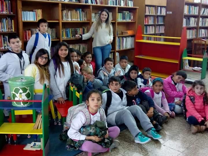 isacattoretti's tweet photo. Bragado.EP 40. Visitando la Biblioteca Pública Manuel Belgrano. Buenas Prácticas Pedagógicas. La lluvia no los detiene! Felicitaciones!!! @InesAliano @BragadoJefatura @susanacrespi1 https://t.co/ybyZFUx0ef