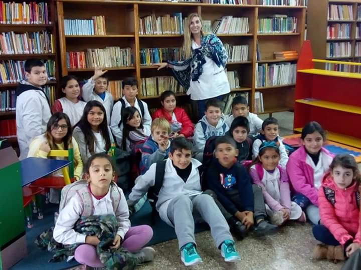 isacattoretti's tweet photo. Bragado.EP 40. Visitando la Biblioteca Pública Manuel Belgrano. Buenas Prácticas Pedagógicas. La lluvia no los detiene! Felicitaciones!!! @InesAliano @BragadoJefatura @susanacrespi1 https://t.co/ybyZFUx0ef