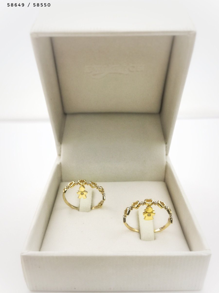 ewiglichjoias's tweet photo. Anel corações em diamantes menino ou menina, presenteie sua mãe com esse delicado e lindo anel, ideal para sua querida 💝🎁💫💋

#anel #ouro18k #diamantes #joias #ewiglichjoias #menino #menina https://t.co/dwino3hGXk