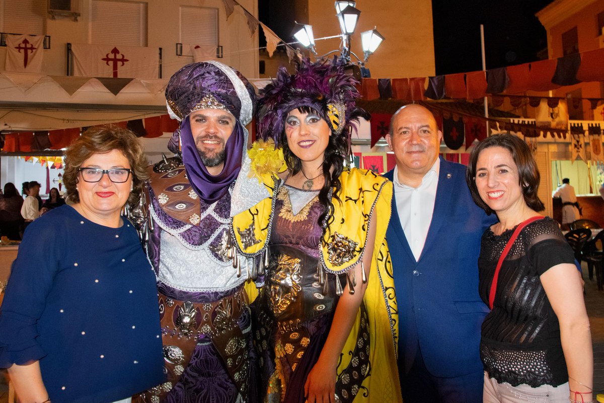 Comienzan Fiestas del Escudo <a href="/laInvasionCieza/">Fiestas del Escudo La Invasión Cieza</a>. Un intenso fin de semana  por delante para el deleite y disfrute #CiezaMuchoMásDeLoQueVes ¿Te las  vas a perder? <a href="/Pascual_Lucas/">Pascual Lucas Díaz</a> <a href="/Copecieza/">Cope Cieza Vega Alta</a> <a href="/PiedadQuijada/">Piedad Quijada</a> <a href="/OndaCieza/">Onda Cieza</a>  <a href="/MLuisaOrtizP/">Mª Luisa Ortiz</a> <a href="/I_MartinLerma/">Ignacio Martín Lerma</a> <a href="/DanielMChef4/">Daniel del Toro</a> @TurismoRMurcia <a href="/La7_tv/">La 7ª diferencia</a>
