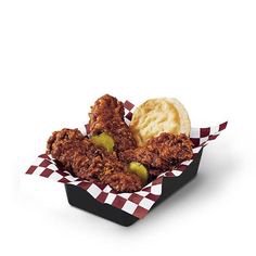 jhonlsu's tweet photo. @kfc I go to the local store to buy a 3pc Smokey mountain tender crisps. The image shown is the first. The slip I received is the second. Regular strips with 3 sweet bbq sauce for an extra $1? You should be embarrassed! https://t.co/51gWrcX6Va